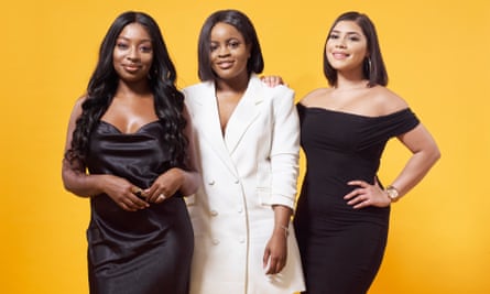 Audrey Indome, Tolani Shoneye e Milena Sanchez, apresentadores do The Receipts Podcast.