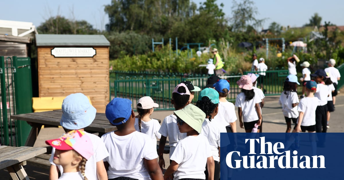 White paint, trees or air con? What parents and teachers can do to cool UK’s overheating schools