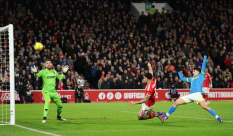 Nottingham Forest's Morgan Gibbs-White heads wide against Wolves.