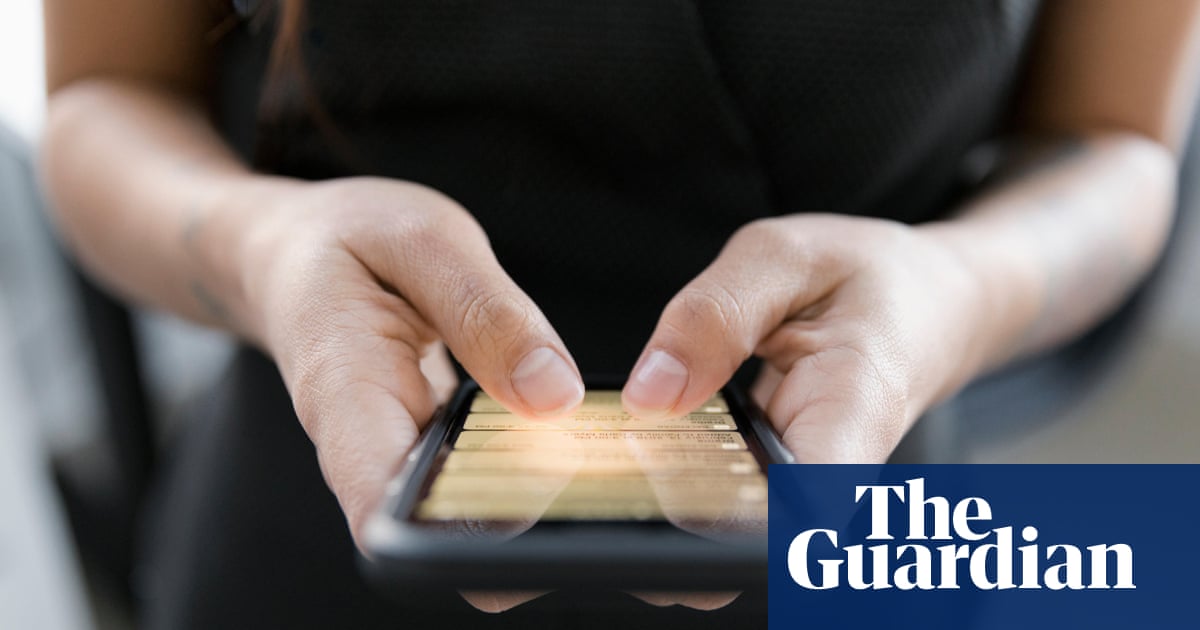 SMS scams: mobile companies could face fines of up to $250,000 under new Australian code