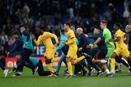 Arsenal, the Premier League title race and charges of ‘bottling’ | Soccer 3 Barcelona players scarper
