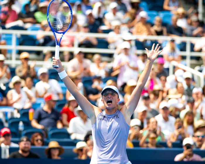 Iga Swiatek powers into first Cincinnati final with battling win over Rybakina