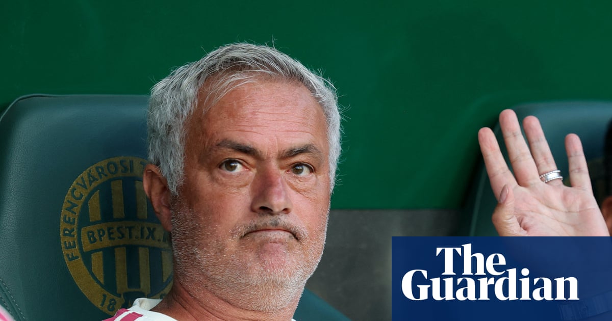 Infantino, Trump, Bezos and Mourinho: together at last: Football Weekly – video