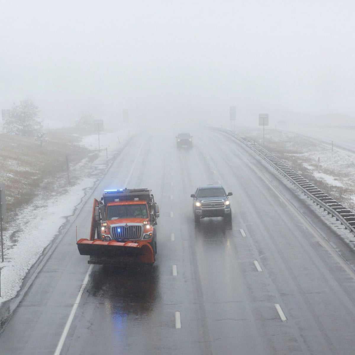 Brace Yourself, Wyoming! Dangerous 60 MPH Wind Gusts to Hammer I-25 – Here’s How to Prepare