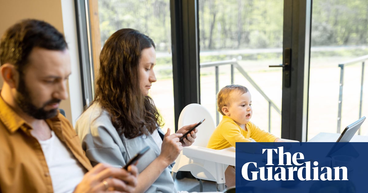 ‘Put your phone away’- Sweden urges parents to restrict phone use around children