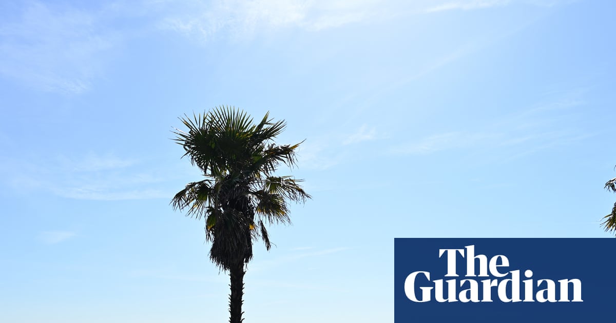 UK weather: temperature tops 26C on one of hottest April days of past 80 years
