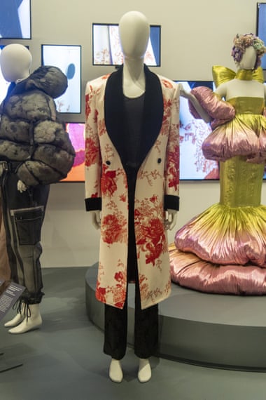 Fashion is fundamental … A floral jacket designed by Kim Seo Ryong and worn by K-Pop band BTS’s Jin in Hallyu! The Korean Wave.