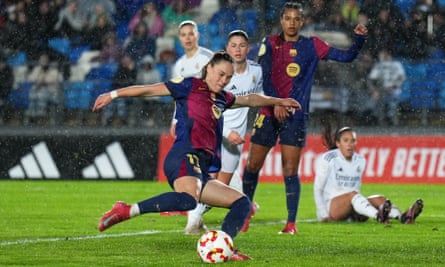Pajor scores for Barcelona during a Copa de la Reina semi-final first leg against Real Madrid in March.