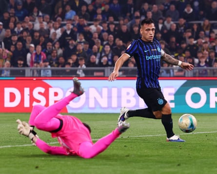 Lazio goalkeeper Edoardo Motta is helpless as Lautaro Martínez scores to make it 2-0