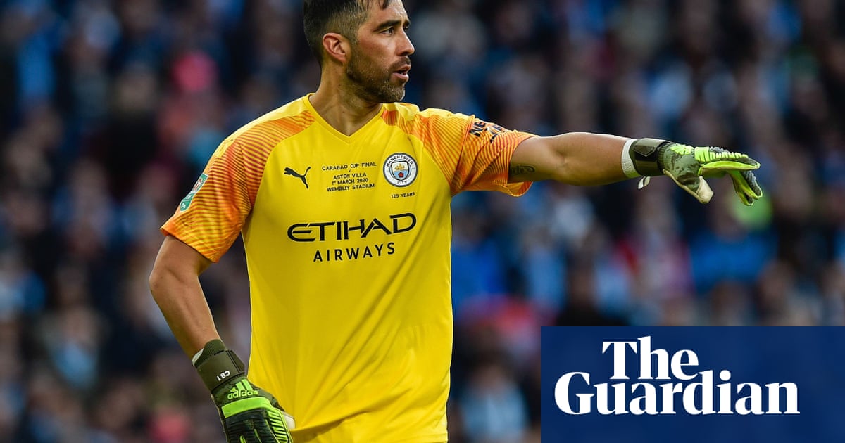 Claudio Bravo considering offer to join New York City in the summer