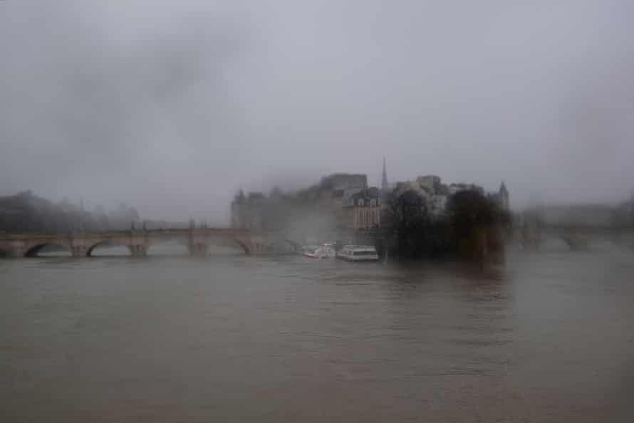 The Seine at Pont Neuf, Paris.