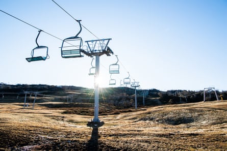 Ski lift infrastructure lays idle due to a lack of natural snow at Smiggin Holes