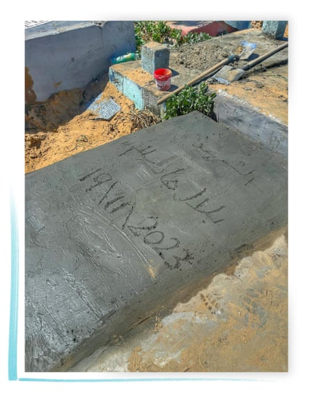 Grave of Bilal Jadallah, with his name and date of death roughly engraved into concrete