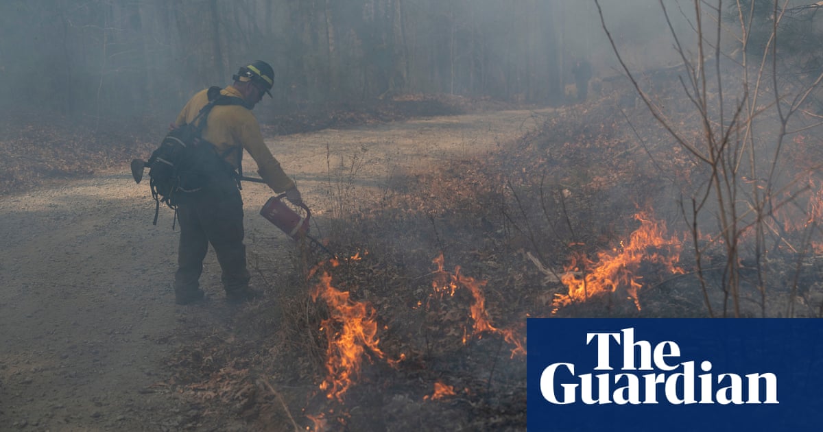 Wildfires rage on in North and South Carolina as more firefighters arrive Wildfires rage on in North and South Carolina as more firefighters arrive