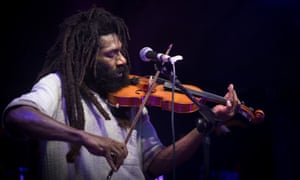 Tio Massing performing at Vila fest in 2019