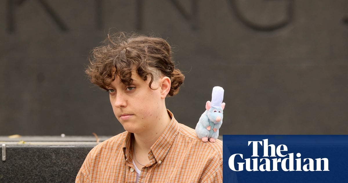 ‘People give me a wide berth’: My weird week of wearing shoulder pals