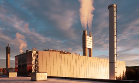 The Fortum Oslo Varme incinerator burns 400,000 tonnes of waste a year.