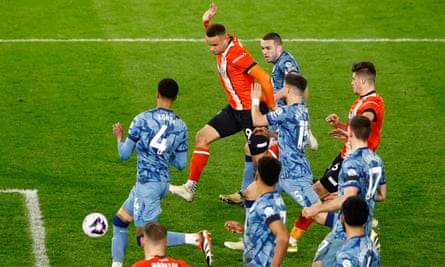 Carlton Morris equalises for Luton.