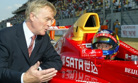 Max Mosley with Hong Kong driver Marchy Lee in Shanghai in 2004.