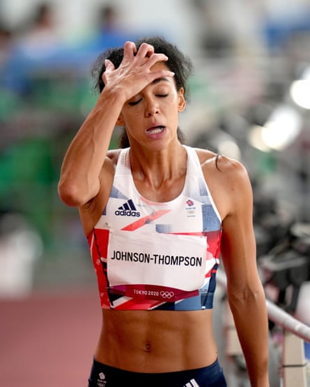 Katarina Johnson-Thompson, Tokyo 2020 Olimpiyat Oyunlarının 12. gününde heptatlonun 200 metre ayağında sakatlandıktan sonra