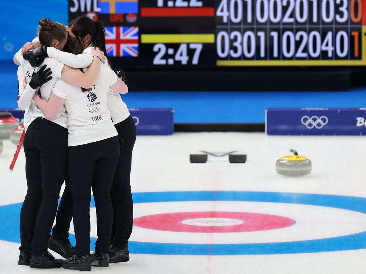 Team Gb Women S Curlers Reach Final To Set Up Shot At Golden Olympic Weekend Winter Olympics Beijing 22 The Guardian Team Gb Women S Curlers Reach Final To Set Up Shot At Golden Olympic Weekend Winter Olympics Beijing 22 The Guardian