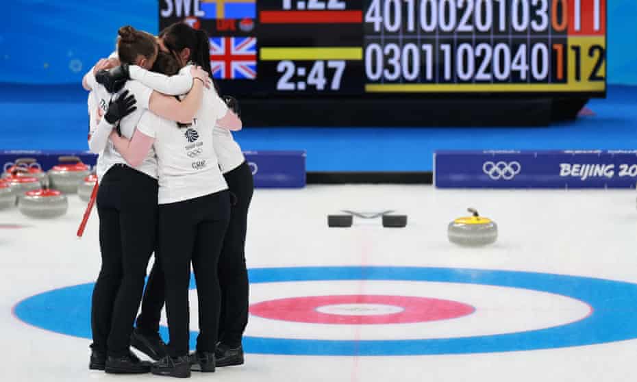 Team Gb Women S Curlers Reach Final To Set Up Shot At Golden Olympic Weekend Winter Olympics Beijing 22 The Guardian Team Gb Women S Curlers Reach Final To Set Up Shot At Golden Olympic Weekend Winter Olympics Beijing 22 The Guardian