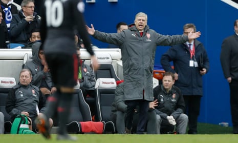 Arsène Wenger had to listen to the travelling fans calling for him to leave as Arsenal were beaten 2-1 at Brighton. 