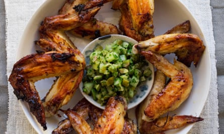 Chicken wings with orange and green olive relish