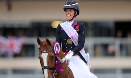 Charlotte Dujardin au Championnat d'Europe FEI de dressage en Allemagne en 2021.