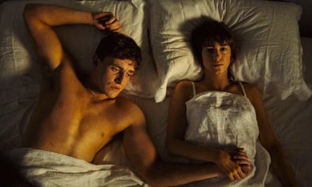 Daisy Edgar-Jones and Paul Mescal in Normal People