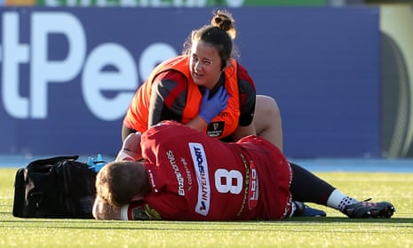 John Barclay, the Scarlets captain, has treatment on the Scotstoun pitch and after subsequent surgery will now miss the Pro14 final against Leinster.