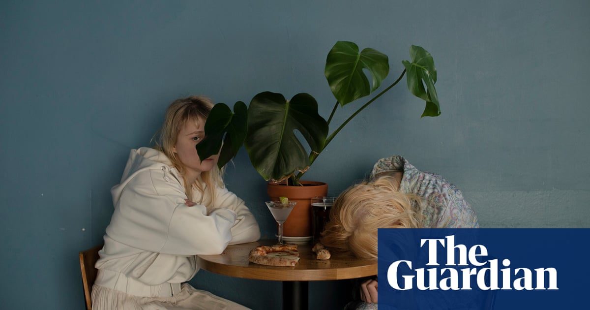 Зиг-а-зиг-пах: Финландските „Spice Girls“ намират радост в мизерията – и сътрудничество с Kaurismäki