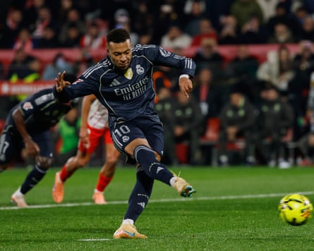 Kylian Mbappé scores a penalty for Real Madrid