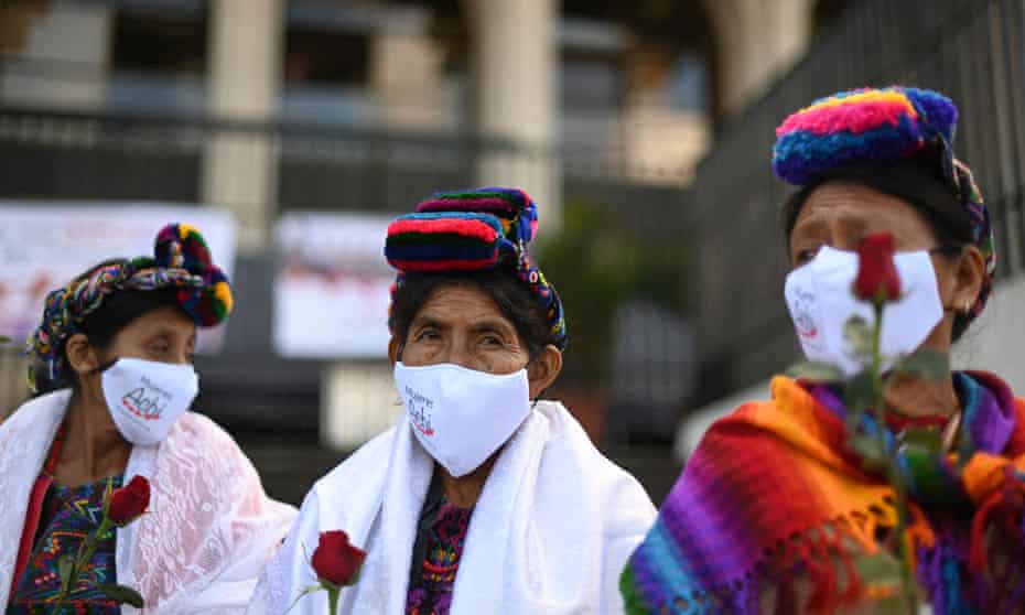 Maya Achi women