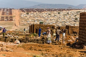 Construction of new semi-permanent shelters in Mahama refugee camp