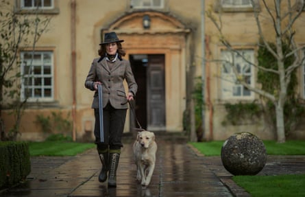 Joely Richardson as Lady Sabrina Halstead in The Gentlemen.