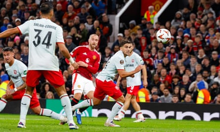 Christian Eriksen fires Manchester United into the lead
