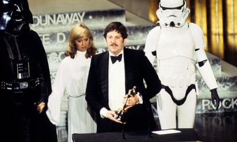Mollo receiving the first of two Academy awards, for his work on Star Wars.
