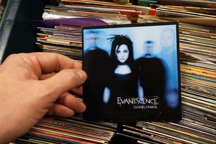 A CD single of Evanescence – Going Under.