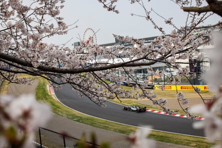 Kimi Antonelli races round Suzuka on his way to claiming pole position.