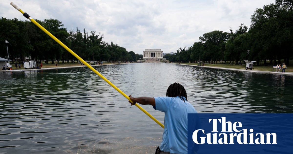 Trump news at a glance: president’s pool project plagued by peeling paint – and algae blooms