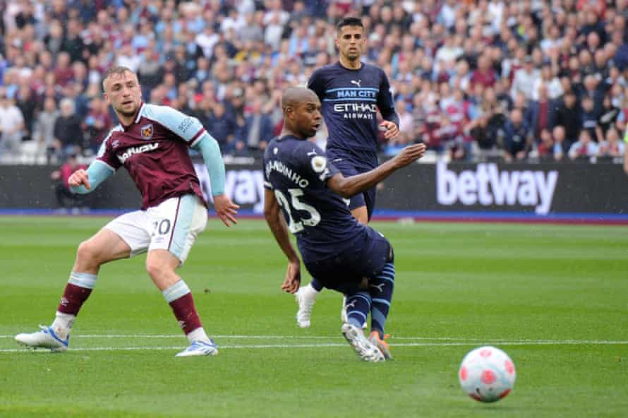 Jarrod Bowen scores West Ham's second goal against Manchester City at the London Stadium.