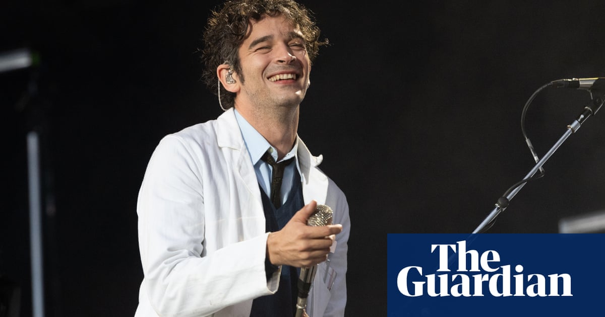 1975 年,马来西亚音乐节因 Matty Healy 在舞台上与同性恋者接吻而起诉 The 1975 – 卫报 1975 年,马来西亚音乐节因 Matty Healy 在舞台上与同性恋者接吻而起诉 The 1975 – 卫报