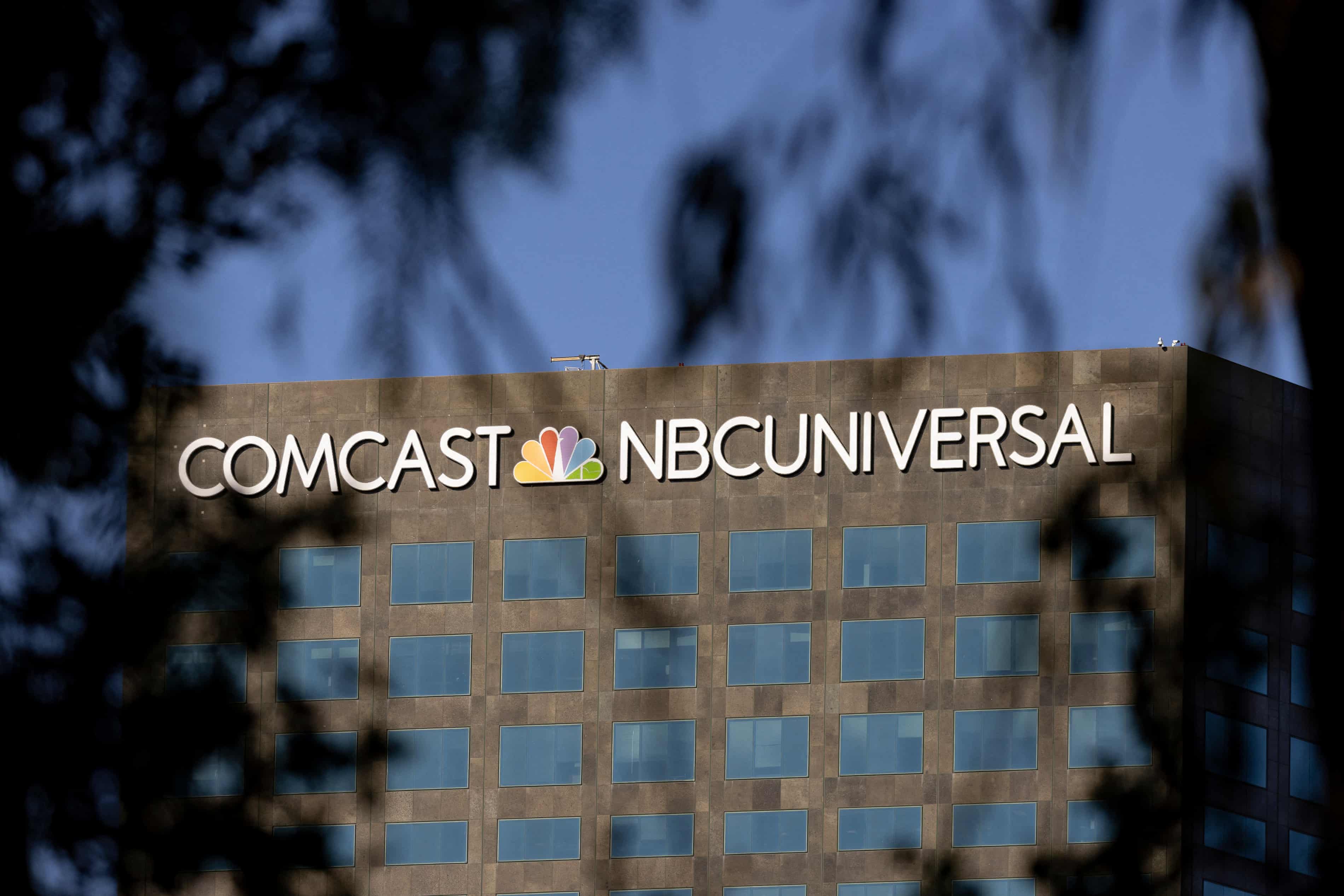 MSNBC faces uncertain future amid Comcast sale and Trump election win (theguardian.com)