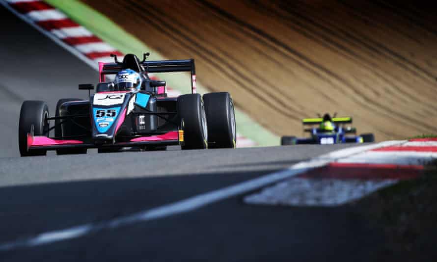 Jamie Chadwick races for Double R Racing in the British F3 Championship.