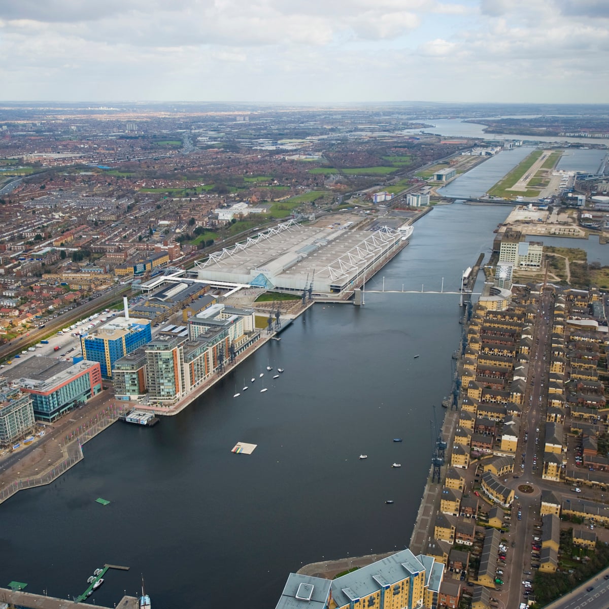 Canadian Consortium Buys London City Airport For 2bn Mergers And Acquisitions The Guardian