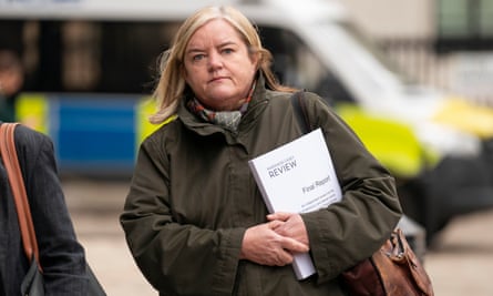 Lady Louise Casey arrive au Queen Elizabeth II Conference Centre, Westminster, Londres, pour le point de presse de son examen des normes de comportement et de la culture interne du Metropolitan police Service.