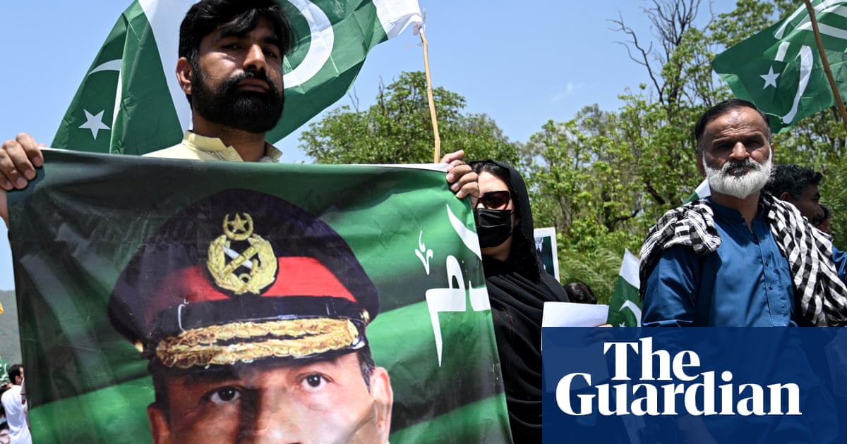 Pakistani parliament votes to give army chief new powers and legal immunity