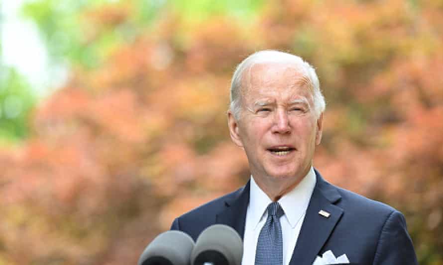 Joe Biden speaks to the media next to Hyundai Motor Group Chairman Chung Eui-sun at a hotel in Seoul on May 22, 2022. (Photo by Saul LOEB / AFP) (Photo by SAUL LOEB/AFP via Getty Images)