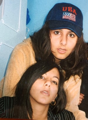 Sisters Banaz (top) and Payzee Mahmod before they were married at the ages of 17 and 16 respectively.